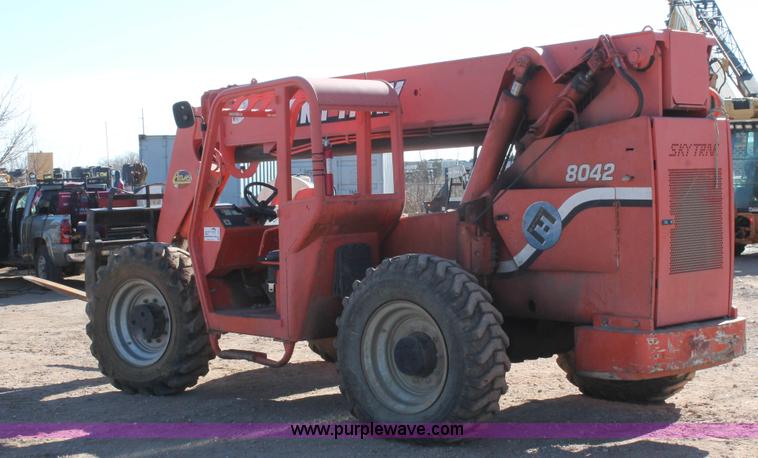 image for item H5951 2002 Sky Trak 8042 telehandler