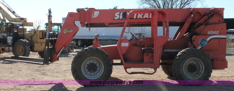 image for item H5951 2002 Sky Trak 8042 telehandler