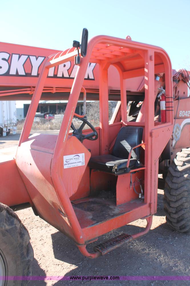 image for item H5951 2002 Sky Trak 8042 telehandler