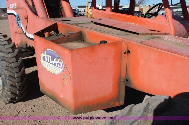 image for item H5951 2002 Sky Trak 8042 telehandler