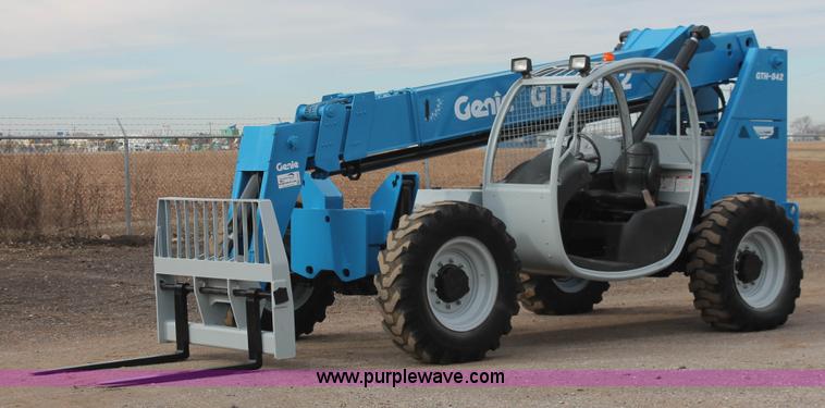 image for item H5953 2007 Genie GTH-842 telehandler