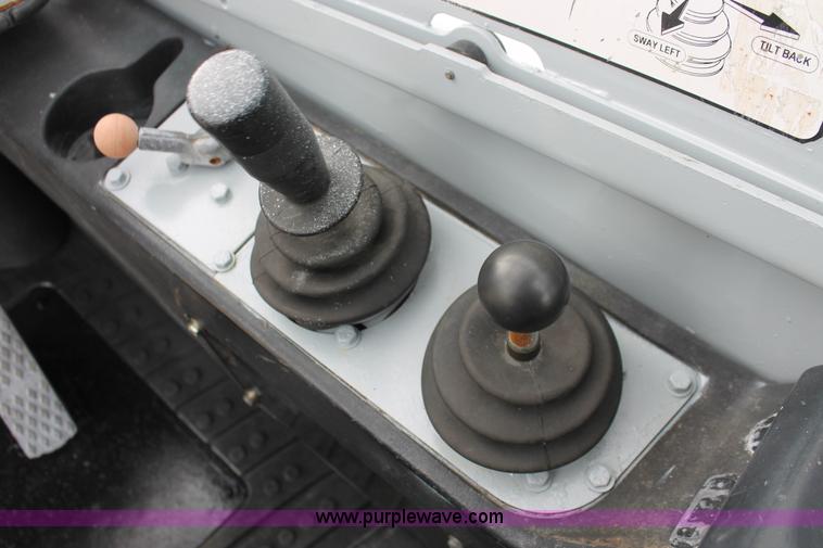 image for item H5953 2007 Genie GTH-842 telehandler