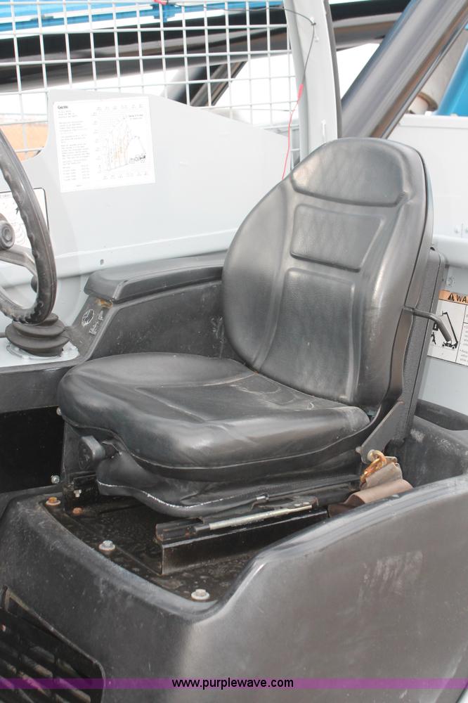 image for item H5953 2007 Genie GTH-842 telehandler