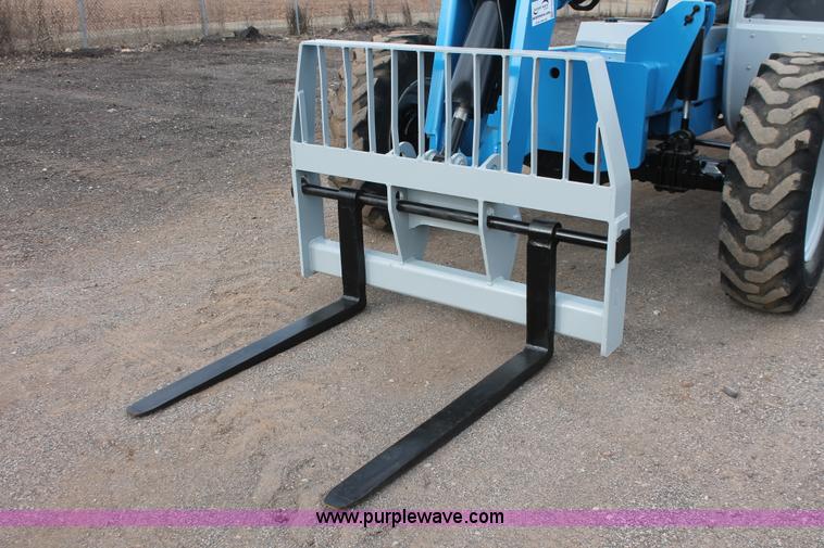 image for item H5953 2007 Genie GTH-842 telehandler