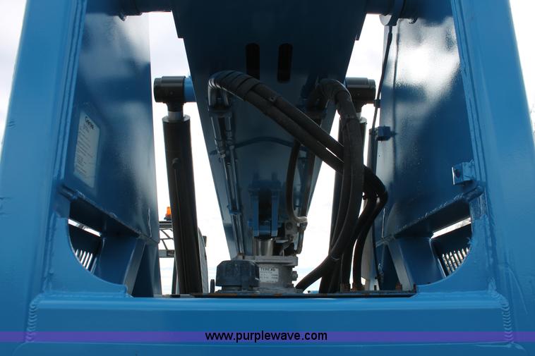 image for item H5953 2007 Genie GTH-842 telehandler
