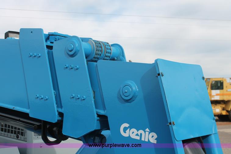 image for item H5953 2007 Genie GTH-842 telehandler