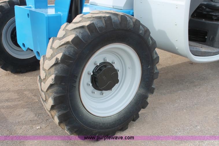 image for item H5953 2007 Genie GTH-842 telehandler