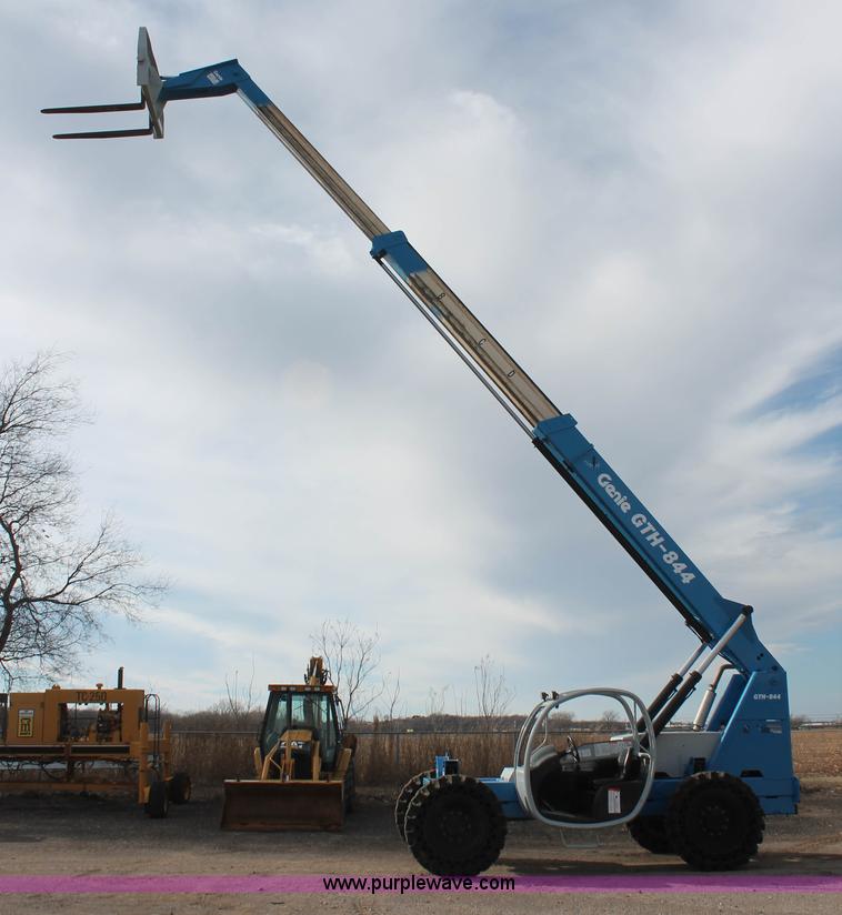 image for item H5954 2007 Genie GTH-844 telehandler