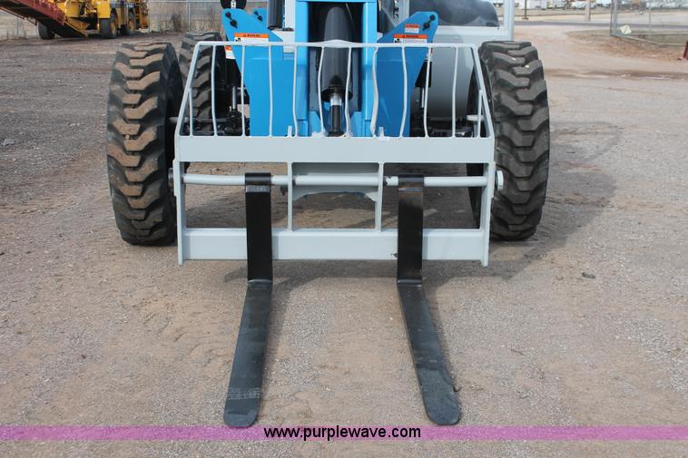 image for item H5954 2007 Genie GTH-844 telehandler