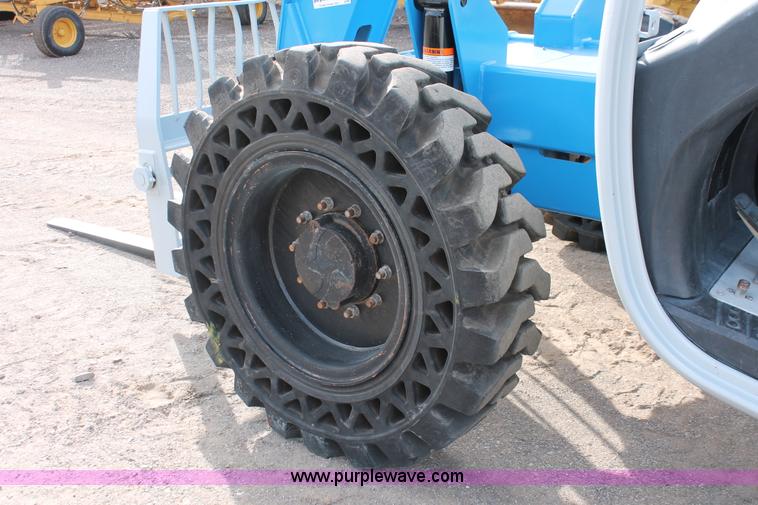 image for item H5954 2007 Genie GTH-844 telehandler