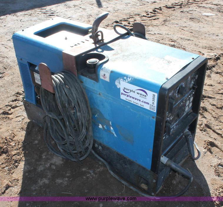 image for item H5958 Miller Bobcat 225NT welder/generator