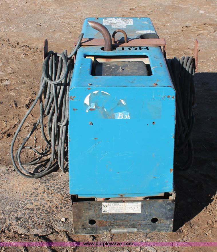 image for item H5958 Miller Bobcat 225NT welder/generator