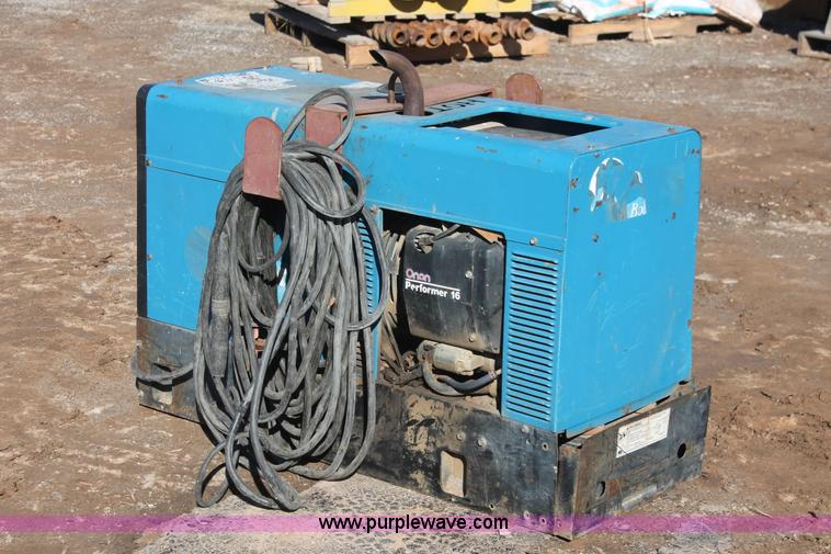 image for item H5958 Miller Bobcat 225NT welder/generator