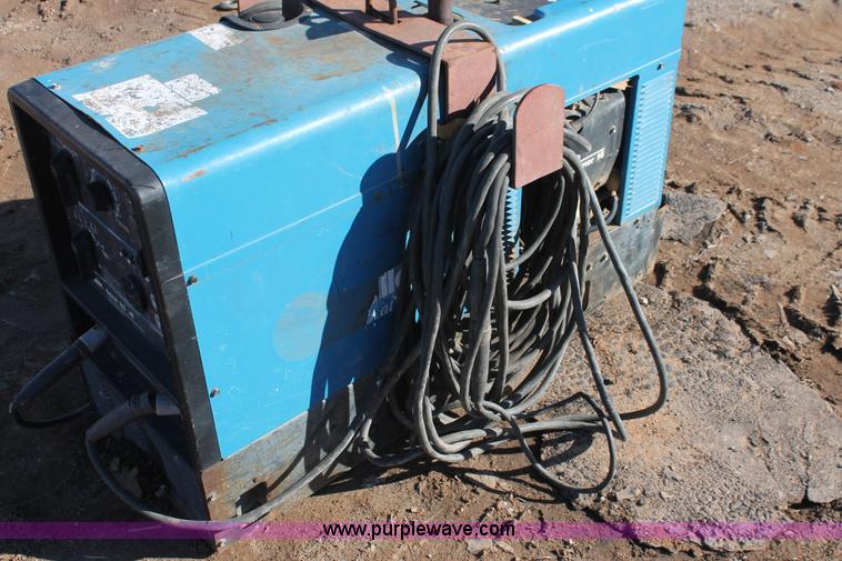 image for item H5958 Miller Bobcat 225NT welder/generator