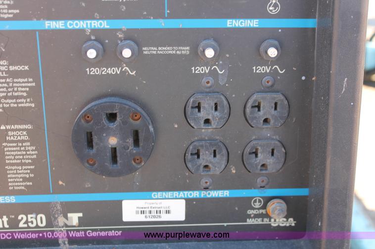 image for item H5959 Miller Bobcat 250NT welder/generator