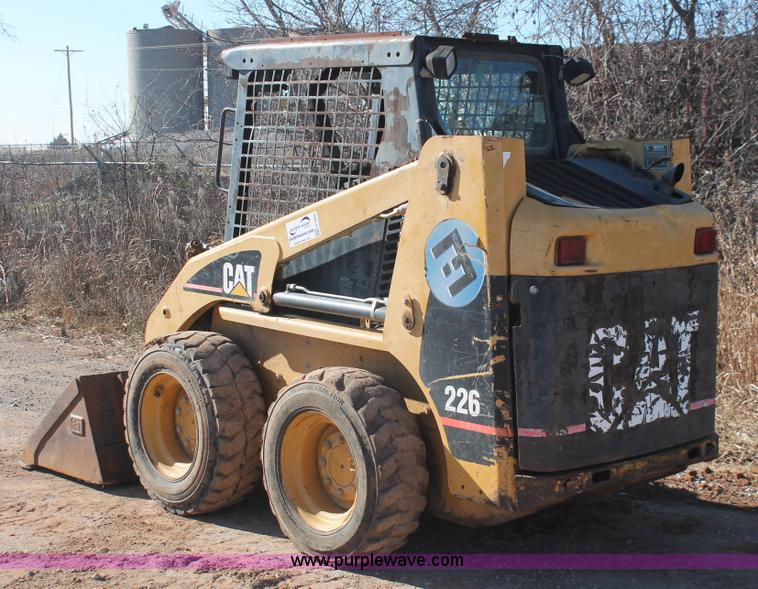image for item H5969 2001 Caterpillar 226 skid steer