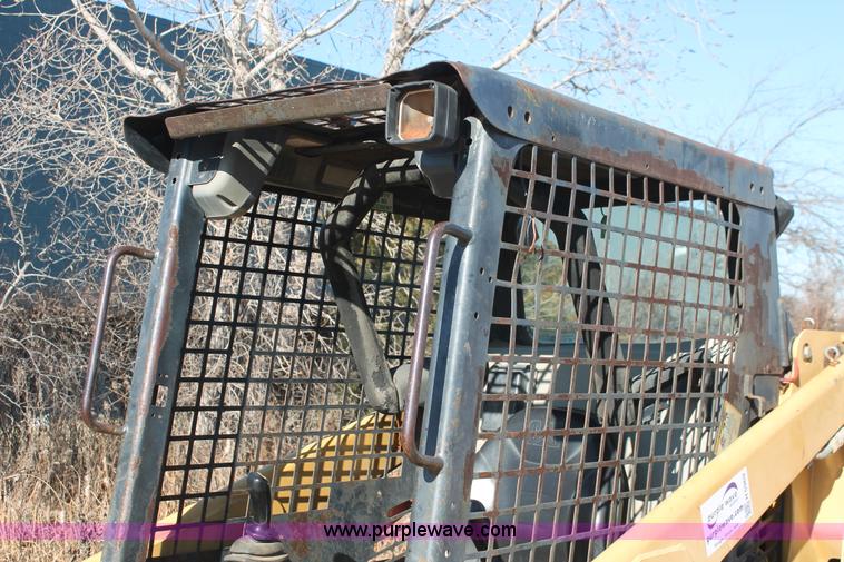 image for item H5969 2001 Caterpillar 226 skid steer