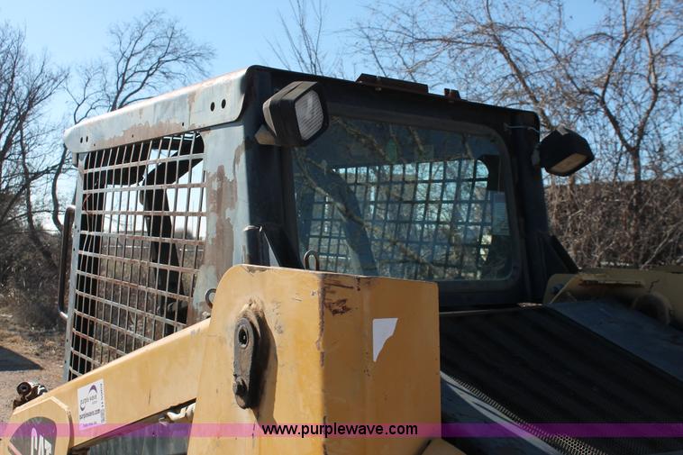 image for item H5969 2001 Caterpillar 226 skid steer