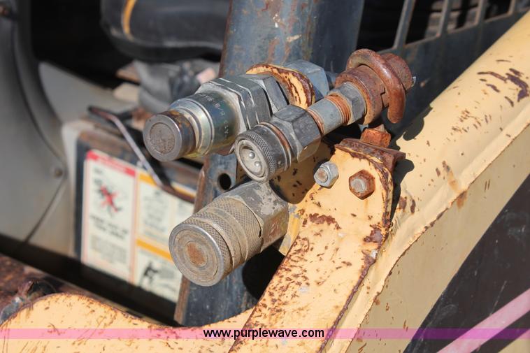 image for item H5969 2001 Caterpillar 226 skid steer