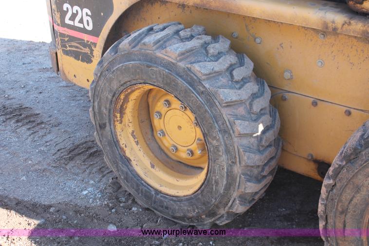 image for item H5969 2001 Caterpillar 226 skid steer