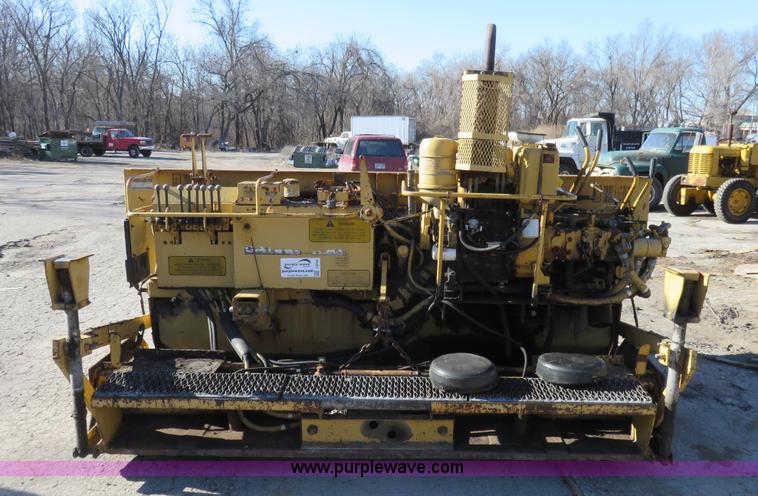 image for item I2433 1989 Caterpillar AP-200 asphalt paver