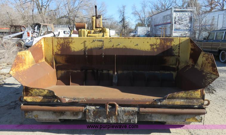 image for item I2433 1989 Caterpillar AP-200 asphalt paver