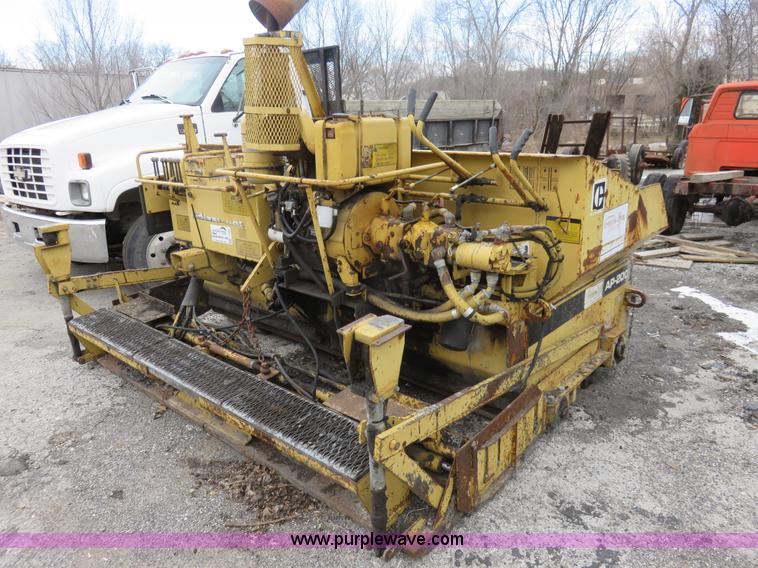 image for item I2433 1989 Caterpillar AP-200 asphalt paver