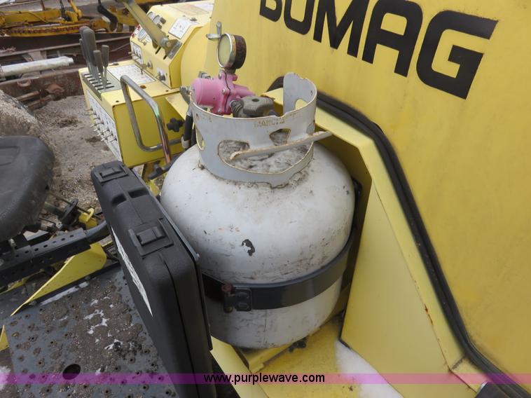 image for item I2435 2006 Bomag 815-2 asphalt paver