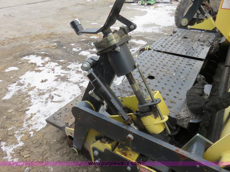 image for item I2435 2006 Bomag 815-2 asphalt paver