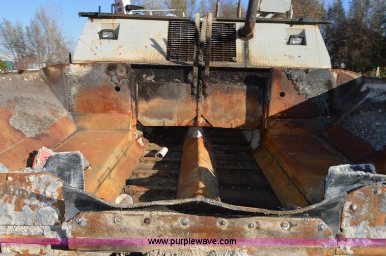 image for item I2896 1997 Cedarapids CR641 paving machine