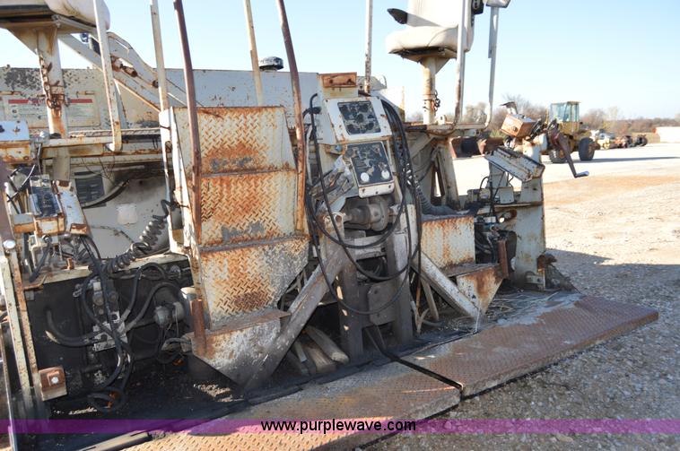 image for item I2896 1997 Cedarapids CR641 paving machine