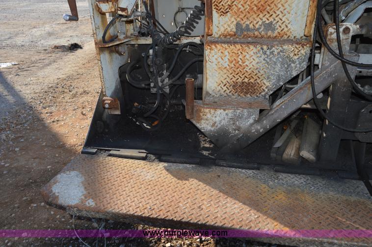 image for item I2896 1997 Cedarapids CR641 paving machine