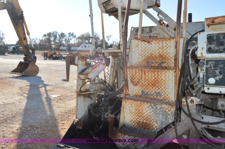 image for item I2896 1997 Cedarapids CR641 paving machine