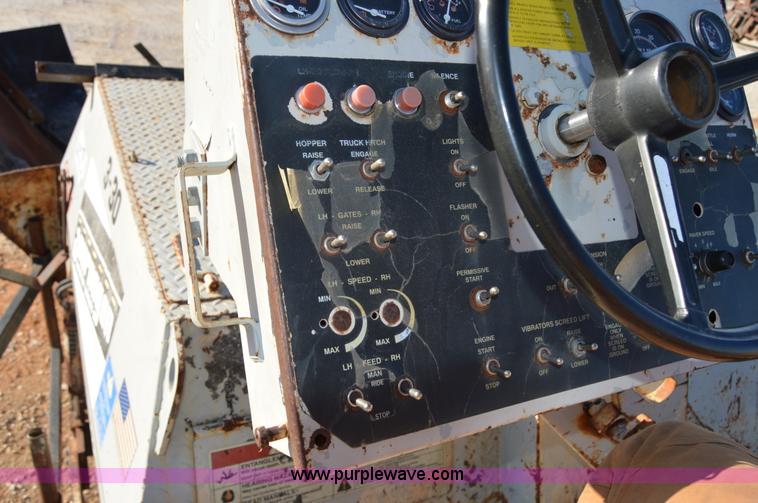 image for item I2896 1997 Cedarapids CR641 paving machine