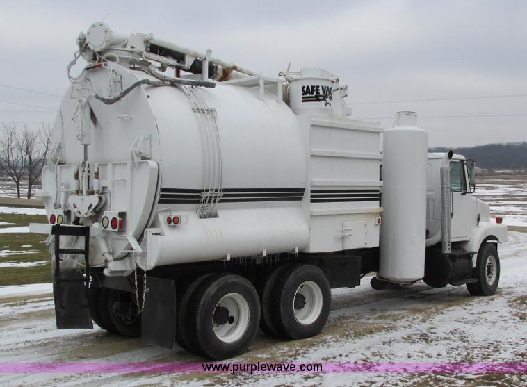 image for item I4086 1998 Volvo WG 64 Jetter vacuum truck