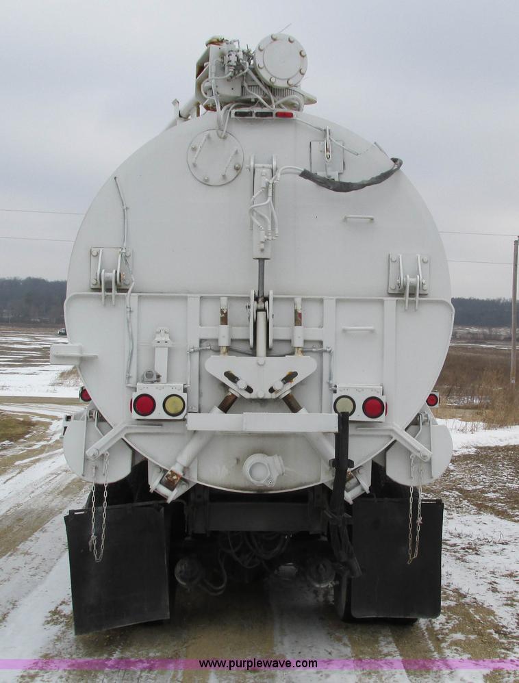 image for item I4086 1998 Volvo WG 64 Jetter vacuum truck