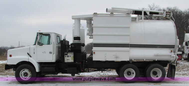 image for item I4086 1998 Volvo WG 64 Jetter vacuum truck