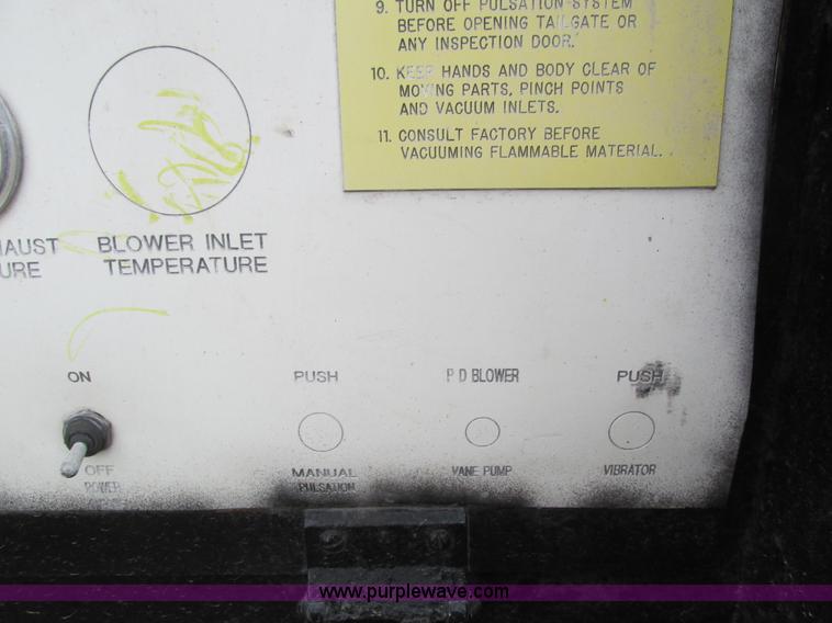 image for item I4086 1998 Volvo WG 64 Jetter vacuum truck