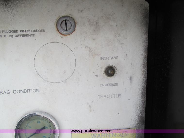 image for item I4086 1998 Volvo WG 64 Jetter vacuum truck