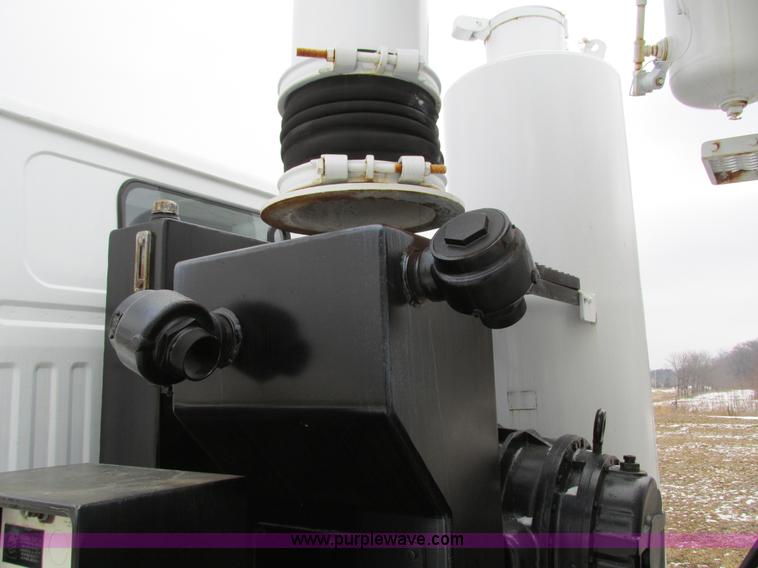 image for item I4086 1998 Volvo WG 64 Jetter vacuum truck