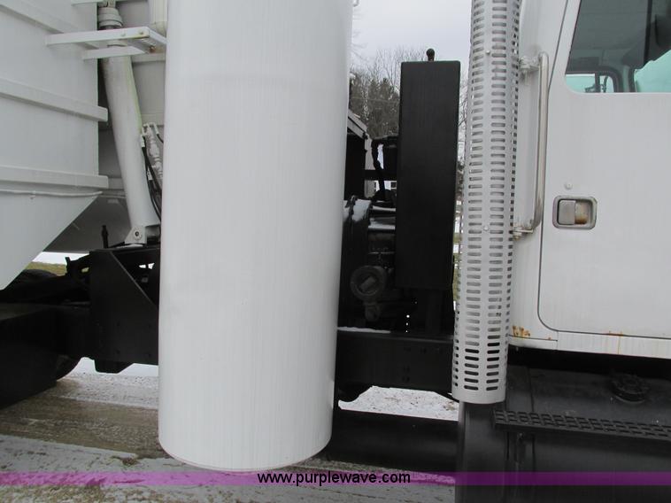 image for item I4086 1998 Volvo WG 64 Jetter vacuum truck