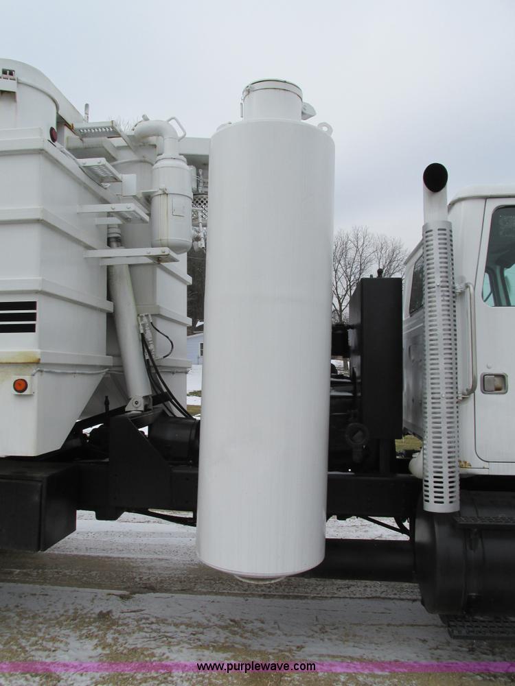 image for item I4086 1998 Volvo WG 64 Jetter vacuum truck