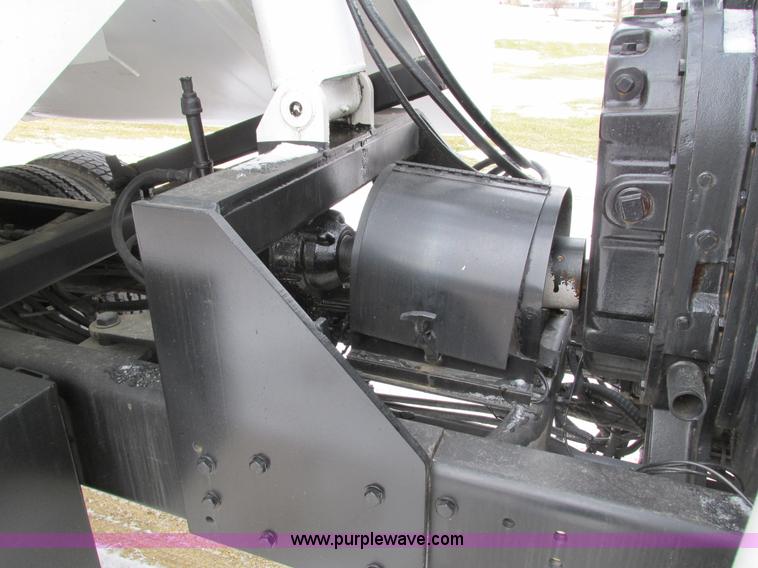 image for item I4086 1998 Volvo WG 64 Jetter vacuum truck