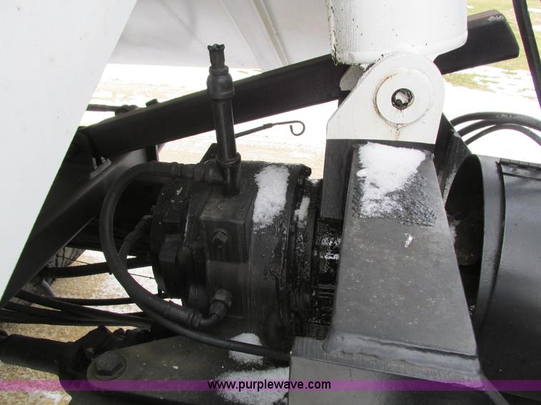 image for item I4086 1998 Volvo WG 64 Jetter vacuum truck