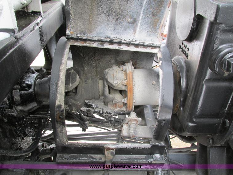 image for item I4086 1998 Volvo WG 64 Jetter vacuum truck