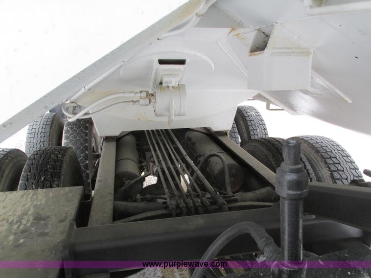 image for item I4086 1998 Volvo WG 64 Jetter vacuum truck