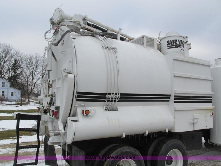 image for item I4086 1998 Volvo WG 64 Jetter vacuum truck