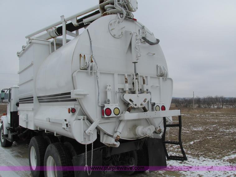 image for item I4086 1998 Volvo WG 64 Jetter vacuum truck