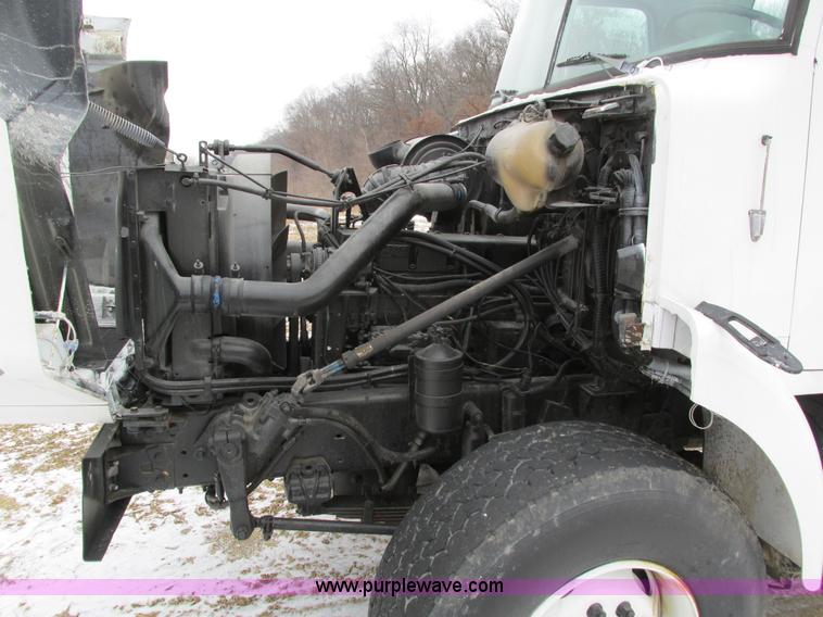 image for item I4086 1998 Volvo WG 64 Jetter vacuum truck