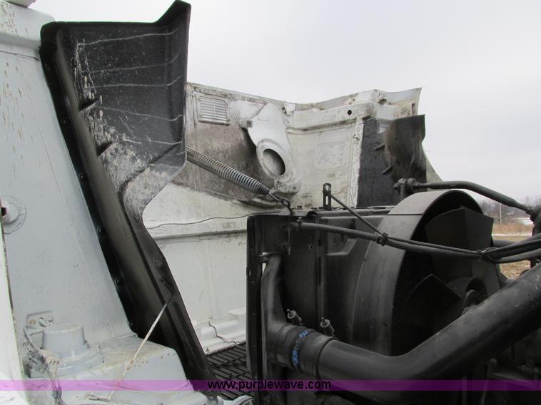 image for item I4086 1998 Volvo WG 64 Jetter vacuum truck